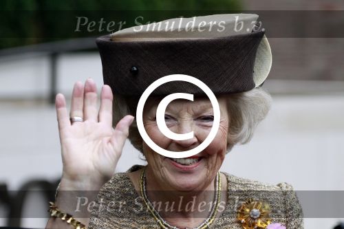 Amsterdam 26 mei 2011
Koningin Beatrix vertrekt bij het Hilton Hotel.
Peter Smulders bv