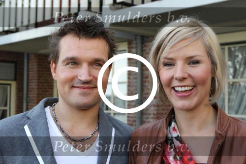 Volendam, 18 Oktober 2010
Uitreiking nieuwe Cd van de band Mon Amour
Zangeres Linda Schilder met zanger Peter de Haan
Foto Peter Smulders BV