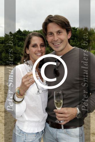Ibiza 1 en 2 juni 2001
Diversen Bn ers vieren vakantie op ibiza. Lodewijk Hoekstra en zijn vrouw Kristel trouwen op ibiza
Peter Smulders bv