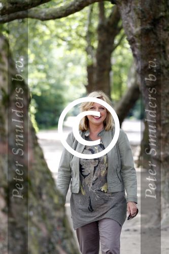 Amsterdam 10 mei 2011
Loretta Schrijver in het vondelpark.
Peter Smulders bv