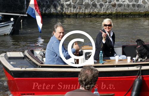 Amsterdam 7 mei 2011
Maarten Spanjer en zijn vriendin varen met hun boot door de grachten van Amsterdam.
Peter Smulders bv