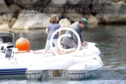 ibiza 5 mei 2011
Marco Borsato met zijn vrouw Leontine en kinderen Jada Senna en Luca op vakantie op ibiza . Ook de aupair is mee.
Peter Smulders bv