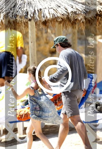 ibiza 5 mei 2011
Marco Borsato met zijn vrouw Leontine en kinderen Jada Senna en Luca op vakantie op ibiza . Ook de aupair is mee.
Peter Smulders bv