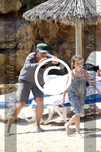 ibiza 5 mei 2011
Marco Borsato met zijn vrouw Leontine en kinderen Jada Senna en Luca op vakantie op ibiza . Ook de aupair is mee.
Peter Smulders bv