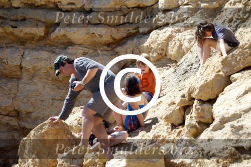 ibiza 5 mei 2011
Marco Borsato met zijn vrouw Leontine en kinderen Jada Senna en Luca op vakantie op ibiza . Ook de aupair is mee.
Peter Smulders bv