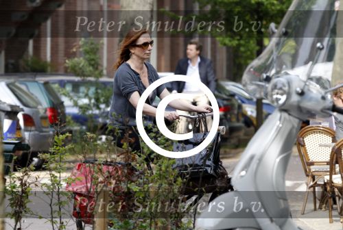 Amsterdam 6 mei 2011
Marian Mudder doet boodschappen in Amsterdam.
Peter Smulders bv