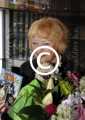 Hilversum 18 mei 2011
Presentatie dvd Oebele bij beeld en geluid met oa aanwezig Willem Nijholt Wieteke v Dort Marjan Berk Han Peekel en Joop Stokkermans
Peter Smulders bv