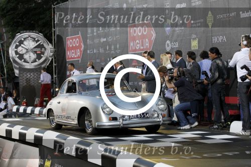 Brescia Mille Miglia 2011
Mark Wegh met zijn vrouw Charlotte Wegh
Foto Peter Smulders BV