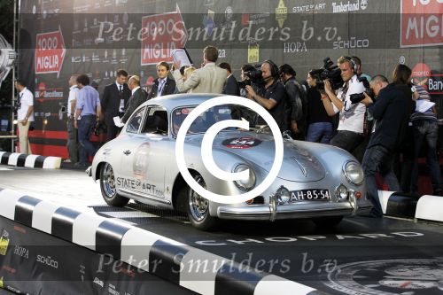 Brescia Mille Miglia 2011
Mark Wegh met zijn vrouw Charlotte Wegh
Foto Peter Smulders BV