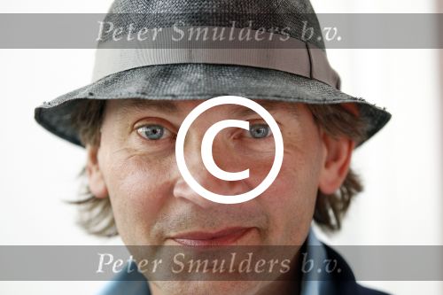 Amsterdam 25 mei 2011
Matthijs v Nieuwkerk krijgt de Nipkov schijf voor DWDD en Alie B de aanmoedigingsprijs voor op volle toeren met Ali B.
Peter Smulders bv
