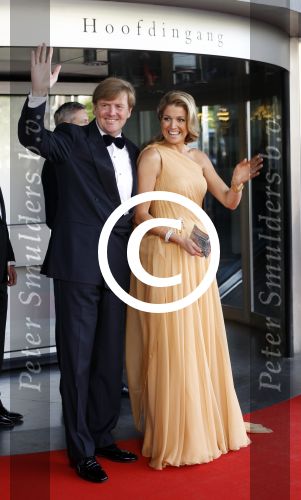Amsterdam 27 mei 2011
Verjaardagsfeest prinses Maxima vanwege haar 40e verjaardag in het concertgebouw. Aanwezig oa Prins Willem Alexander Koningin Beatrix Prinses Irene Prinses Christina Margriet Pieter v Vollenhoven Prins Friso en mabel Wisse Smit Prins Constantijn en Prinses laurentien Prins Maurits en Marilenen Prins Bernhard en Annette Prins Floris en Aimee  Prins Pieter Christiaan en Anita alsmede haar ouders Jorge Zorrequieta en moder en broer Martin.
Peter Smulders bv
