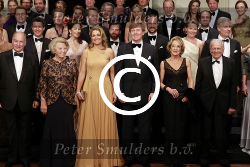 Amsterdam 27 mei 2011
Verjaardagsfeest prinses Maxima vanwege haar 40e verjaardag in het concertgebouw. Aanwezig oa Prins Willem Alexander Koningin Beatrix Prinses Irene Prinses Christina Margriet Pieter v Vollenhoven Prins Friso en mabel Wisse Smit Prins Constantijn en Prinses laurentien Prins Maurits en Marilenen Prins Bernhard en Annette Prins Floris en Aimee  Prins Pieter Christiaan en Anita alsmede haar ouders Jorge Zorrequieta en moder en broer Martin.
Peter Smulders bv