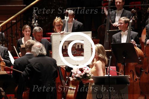 Amsterdam 27 mei 2011
Verjaardagsfeest prinses Maxima vanwege haar 40e verjaardag in het concertgebouw. Aanwezig oa Prins Willem Alexander Koningin Beatrix Prinses Irene Prinses Christina Margriet Pieter v Vollenhoven Prins Friso en mabel Wisse Smit Prins Constantijn en Prinses laurentien Prins Maurits en Marilenen Prins Bernhard en Annette Prins Floris en Aimee  Prins Pieter Christiaan en Anita alsmede haar ouders Jorge Zorrequieta en moder en broer Martin.
Peter Smulders bv