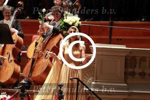 Amsterdam 27 mei 2011
Verjaardagsfeest prinses Maxima vanwege haar 40e verjaardag in het concertgebouw. Aanwezig oa Prins Willem Alexander Koningin Beatrix Prinses Irene Prinses Christina Margriet Pieter v Vollenhoven Prins Friso en mabel Wisse Smit Prins Constantijn en Prinses laurentien Prins Maurits en Marilenen Prins Bernhard en Annette Prins Floris en Aimee  Prins Pieter Christiaan en Anita alsmede haar ouders Jorge Zorrequieta en moder en broer Martin.
Peter Smulders bv