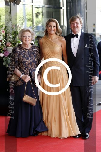 Amsterdam 27 mei 2011
Verjaardagsfeest prinses Maxima vanwege haar 40e verjaardag in het concertgebouw. Aanwezig oa Prins Willem Alexander Koningin Beatrix Prinses Irene Prinses Christina Margriet Pieter v Vollenhoven Prins Friso en mabel Wisse Smit Prins Constantijn en Prinses laurentien Prins Maurits en Marilenen Prins Bernhard en Annette Prins Floris en Aimee  Prins Pieter Christiaan en Anita alsmede haar ouders Jorge Zorrequieta en moder en broer Martin.
Peter Smulders bv