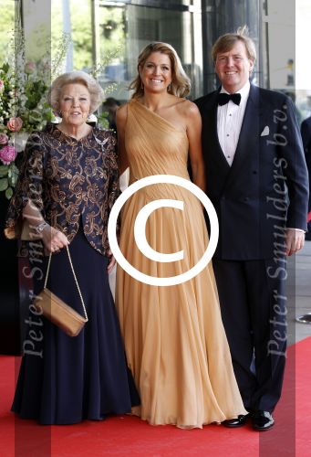 Amsterdam 27 mei 2011
Verjaardagsfeest prinses Maxima vanwege haar 40e verjaardag in het concertgebouw. Aanwezig oa Prins Willem Alexander Koningin Beatrix Prinses Irene Prinses Christina Margriet Pieter v Vollenhoven Prins Friso en mabel Wisse Smit Prins Constantijn en Prinses laurentien Prins Maurits en Marilenen Prins Bernhard en Annette Prins Floris en Aimee  Prins Pieter Christiaan en Anita alsmede haar ouders Jorge Zorrequieta en moder en broer Martin.
Peter Smulders bv