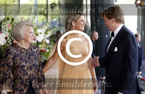 Amsterdam 27 mei 2011
Verjaardagsfeest prinses Maxima vanwege haar 40e verjaardag in het concertgebouw. Aanwezig oa Prins Willem Alexander Koningin Beatrix Prinses Irene Prinses Christina Margriet Pieter v Vollenhoven Prins Friso en mabel Wisse Smit Prins Constantijn en Prinses laurentien Prins Maurits en Marilenen Prins Bernhard en Annette Prins Floris en Aimee  Prins Pieter Christiaan en Anita alsmede haar ouders Jorge Zorrequieta en moder en broer Martin.
Peter Smulders bv