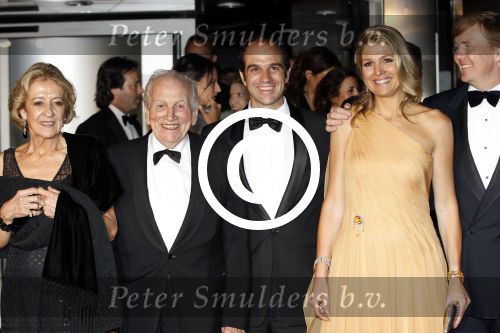Amsterdam 27 mei 2011
Verjaardagsfeest prinses Maxima vanwege haar 40e verjaardag in het concertgebouw. Aanwezig oa Prins Willem Alexander Koningin Beatrix Prinses Irene Prinses Christina Margriet Pieter v Vollenhoven Prins Friso en mabel Wisse Smit Prins Constantijn en Prinses laurentien Prins Maurits en Marilenen Prins Bernhard en Annette Prins Floris en Aimee  Prins Pieter Christiaan en Anita alsmede haar ouders Jorge Zorrequieta en moder en broer Martin.
Peter Smulders bv