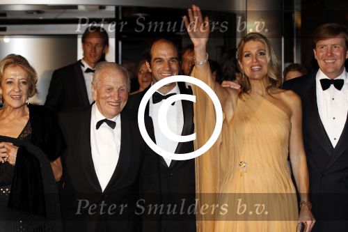 Amsterdam 27 mei 2011
Verjaardagsfeest prinses Maxima vanwege haar 40e verjaardag in het concertgebouw. Aanwezig oa Prins Willem Alexander Koningin Beatrix Prinses Irene Prinses Christina Margriet Pieter v Vollenhoven Prins Friso en mabel Wisse Smit Prins Constantijn en Prinses laurentien Prins Maurits en Marilenen Prins Bernhard en Annette Prins Floris en Aimee  Prins Pieter Christiaan en Anita alsmede haar ouders Jorge Zorrequieta en moder en broer Martin.
Peter Smulders bv