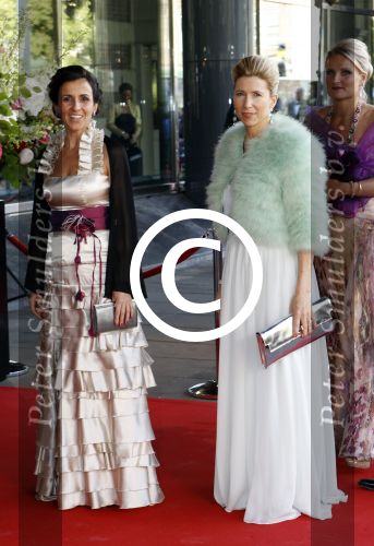 Amsterdam 27 mei 2011
Verjaardagsfeest prinses Maxima vanwege haar 40e verjaardag in het concertgebouw. Aanwezig oa Prins Willem Alexander Koningin Beatrix Prinses Irene Prinses Christina Margriet Pieter v Vollenhoven Prins Friso en mabel Wisse Smit Prins Constantijn en Prinses laurentien Prins Maurits en Marilenen Prins Bernhard en Annette Prins Floris en Aimee  Prins Pieter Christiaan en Anita alsmede haar ouders Jorge Zorrequieta en moder en broer Martin.
Peter Smulders bv