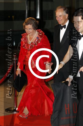 Amsterdam 27 mei 2011
Verjaardagsfeest prinses Maxima vanwege haar 40e verjaardag in het concertgebouw. Aanwezig oa Prins Willem Alexander Koningin Beatrix Prinses Irene Prinses Christina Margriet Pieter v Vollenhoven Prins Friso en mabel Wisse Smit Prins Constantijn en Prinses laurentien Prins Maurits en Marilenen Prins Bernhard en Annette Prins Floris en Aimee  Prins Pieter Christiaan en Anita alsmede haar ouders Jorge Zorrequieta en moder en broer Martin.
Peter Smulders bv