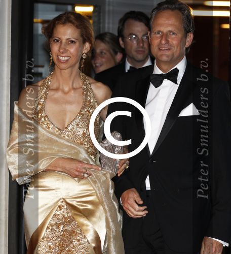 Amsterdam 27 mei 2011
Verjaardagsfeest prinses Maxima vanwege haar 40e verjaardag in het concertgebouw. Aanwezig oa Prins Willem Alexander Koningin Beatrix Prinses Irene Prinses Christina Margriet Pieter v Vollenhoven Prins Friso en mabel Wisse Smit Prins Constantijn en Prinses laurentien Prins Maurits en Marilenen Prins Bernhard en Annette Prins Floris en Aimee  Prins Pieter Christiaan en Anita alsmede haar ouders Jorge Zorrequieta en moder en broer Martin.
Peter Smulders bv