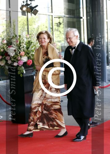 Amsterdam 27 mei 2011
Verjaardagsfeest prinses Maxima vanwege haar 40e verjaardag in het concertgebouw. Aanwezig oa Prins Willem Alexander Koningin Beatrix Prinses Irene Prinses Christina Margriet Pieter v Vollenhoven Prins Friso en mabel Wisse Smit Prins Constantijn en Prinses laurentien Prins Maurits en Marilenen Prins Bernhard en Annette Prins Floris en Aimee  Prins Pieter Christiaan en Anita alsmede haar ouders Jorge Zorrequieta en moder en broer Martin. Onno Ruding met vrouw
Peter Smulders bv