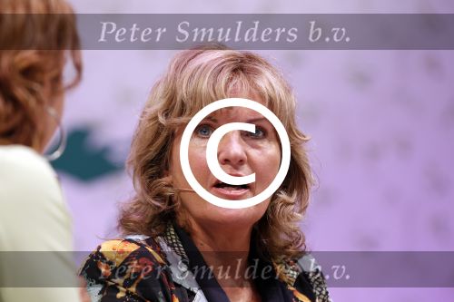 Almere 16 mei 2011
Presentatie boek Heleen v Royen bij de libelle zomerweek . Ook Pia Dijkstra is daarbij aanwezig.
Peter Smulders bv