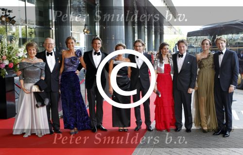 Amsterdam 27 mei 2011
Verjaardagsfeest prinses Maxima vanwege haar 40e verjaardag in het concertgebouw. Aanwezig oa Prins Willem Alexander Koningin Beatrix Prinses Irene Prinses Christina Margriet Pieter v Vollenhoven Prins Friso en mabel Wisse Smit Prins Constantijn en Prinses laurentien Prins Maurits en Marilenen Prins Bernhard en Annette Prins Floris en Aimee  Prins Pieter Christiaan en Anita alsmede haar ouders Jorge Zorrequieta en moder en broer Martin.
Peter Smulders bv