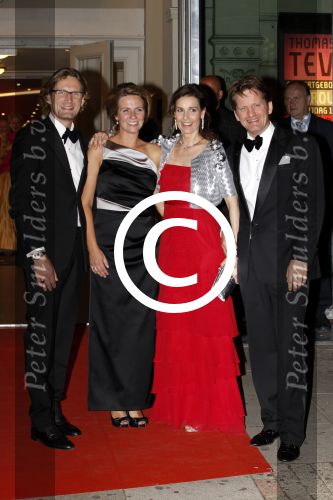 Amsterdam 27 mei 2011
Verjaardagsfeest prinses Maxima vanwege haar 40e verjaardag in het concertgebouw. Aanwezig oa Prins Willem Alexander Koningin Beatrix Prinses Irene Prinses Christina Margriet Pieter v Vollenhoven Prins Friso en mabel Wisse Smit Prins Constantijn en Prinses laurentien Prins Maurits en Marilenen Prins Bernhard en Annette Prins Floris en Aimee  Prins Pieter Christiaan en Anita alsmede haar ouders Jorge Zorrequieta en moder en broer Martin.
Peter Smulders bv