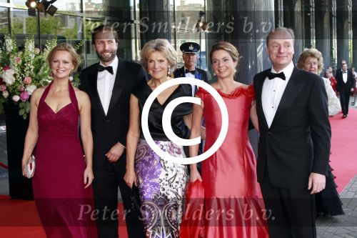 Amsterdam 27 mei 2011
Verjaardagsfeest prinses Maxima vanwege haar 40e verjaardag in het concertgebouw. Aanwezig oa Prins Willem Alexander Koningin Beatrix Prinses Irene Prinses Christina Margriet Pieter v Vollenhoven Prins Friso en mabel Wisse Smit Prins Constantijn en Prinses laurentien Prins Maurits en Marilenen Prins Bernhard en Annette Prins Floris en Aimee  Prins Pieter Christiaan en Anita alsmede haar ouders Jorge Zorrequieta en moder en broer Martin. Prinses Irene met kinderen
Peter Smulders bv