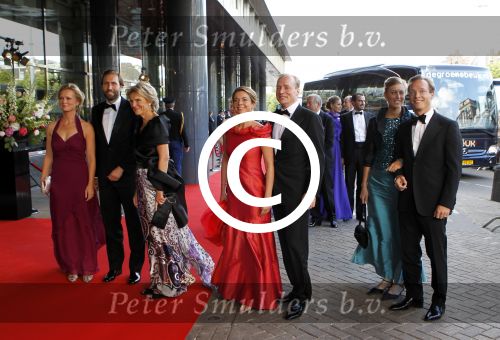 Amsterdam 27 mei 2011
Verjaardagsfeest prinses Maxima vanwege haar 40e verjaardag in het concertgebouw. Aanwezig oa Prins Willem Alexander Koningin Beatrix Prinses Irene Prinses Christina Margriet Pieter v Vollenhoven Prins Friso en mabel Wisse Smit Prins Constantijn en Prinses laurentien Prins Maurits en Marilenen Prins Bernhard en Annette Prins Floris en Aimee  Prins Pieter Christiaan en Anita alsmede haar ouders Jorge Zorrequieta en moder en broer Martin. Prinses Irene met kinderen
Peter Smulders bv