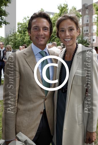 Amsterdam 26 mei 2011
Koningin Beatrix opent expositie van kunst op de apollolaan. Jan Cremer begeleidt haar. Prins Maurits en Prinses Marilene
Peter Smulders bv
