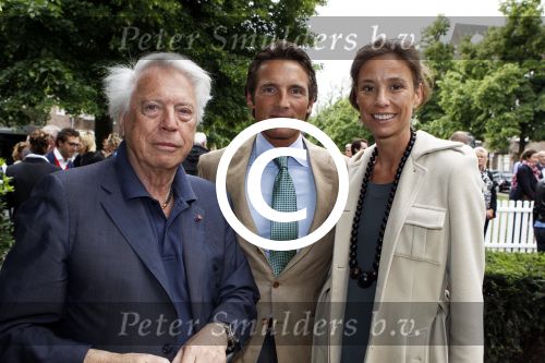 Amsterdam 26 mei 2011
Koningin Beatrix opent expositie van kunst op de apollolaan. Jan Cremer begeleidt haar. Prins Maurits en Prinses Marilene en Cees Dam
Peter Smulders bv