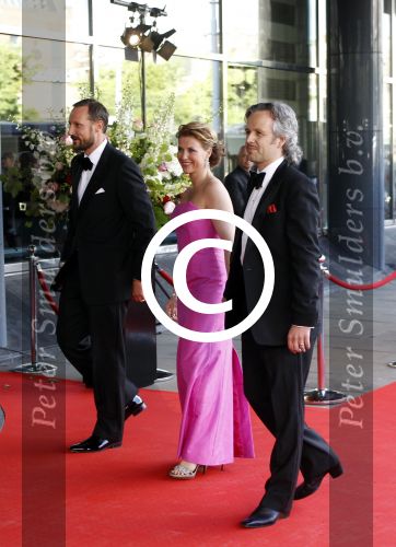 Amsterdam 27 mei 2011
Verjaardagsfeest prinses Maxima vanwege haar 40e verjaardag in het concertgebouw. Aanwezig oa Prins Willem Alexander Koningin Beatrix Prinses Irene Prinses Christina Margriet Pieter v Vollenhoven Prins Friso en mabel Wisse Smit Prins Constantijn en Prinses laurentien Prins Maurits en Marilenen Prins Bernhard en Annette Prins Floris en Aimee  Prins Pieter Christiaan en Anita alsmede haar ouders Jorge Zorrequieta en moder en broer Martin. prinses Martha Louise met man en broer Haakon
Peter Smulders bv