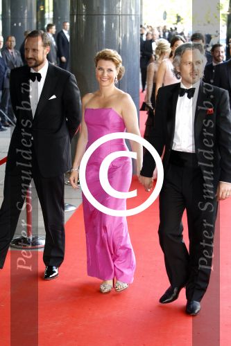 Amsterdam 27 mei 2011
Verjaardagsfeest prinses Maxima vanwege haar 40e verjaardag in het concertgebouw. Aanwezig oa Prins Willem Alexander Koningin Beatrix Prinses Irene Prinses Christina Margriet Pieter v Vollenhoven Prins Friso en mabel Wisse Smit Prins Constantijn en Prinses laurentien Prins Maurits en Marilenen Prins Bernhard en Annette Prins Floris en Aimee  Prins Pieter Christiaan en Anita alsmede haar ouders Jorge Zorrequieta en moder en broer Martin. prinses Martha Louis e met man en broer Haakon
Peter Smulders bv
Email: infoï¿½reni.nl
Bij publicatie toestemming+bronvermelding verplicht.