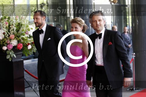 Amsterdam 27 mei 2011
Verjaardagsfeest prinses Maxima vanwege haar 40e verjaardag in het concertgebouw. Aanwezig oa Prins Willem Alexander Koningin Beatrix Prinses Irene Prinses Christina Margriet Pieter v Vollenhoven Prins Friso en mabel Wisse Smit Prins Constantijn en Prinses laurentien Prins Maurits en Marilenen Prins Bernhard en Annette Prins Floris en Aimee  Prins Pieter Christiaan en Anita alsmede haar ouders Jorge Zorrequieta en moder en broer Martin. prinses Martha Louise met man en broer Haakon
Peter Smulders bv