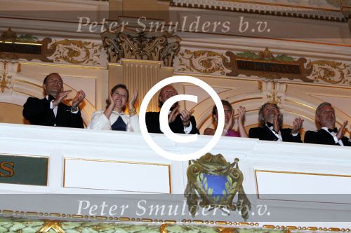 Amsterdam 27 mei 2011
Verjaardagsfeest prinses Maxima vanwege haar 40e verjaardag in het concertgebouw. Aanwezig oa Prins Willem Alexander Koningin Beatrix Prinses Irene Prinses Christina Margriet Pieter v Vollenhoven Prins Friso en mabel Wisse Smit Prins Constantijn en Prinses laurentien Prins Maurits en Marilenen Prins Bernhard en Annette Prins Floris en Aimee  Prins Pieter Christiaan en Anita alsmede haar ouders Jorge Zorrequieta en moder en broer Martin. Prinses Martha Louise
Peter Smulders bv