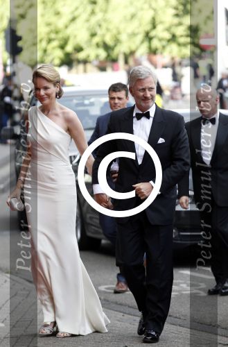 Amsterdam 27 mei 2011
Verjaardagsfeest prinses Maxima vanwege haar 40e verjaardag in het concertgebouw. Aanwezig oa Prins Willem Alexander Koningin Beatrix Prinses Irene Prinses Christina Margriet Pieter v Vollenhoven Prins Friso en mabel Wisse Smit Prins Constantijn en Prinses laurentien Prins Maurits en Marilenen Prins Bernhard en Annette Prins Floris en Aimee  Prins Pieter Christiaan en Anita alsmede haar ouders Jorge Zorrequieta en moder en broer Martin. Prins Filip van Blgie met zijn vrouw Prinses Mathilde
Peter Smulders bv