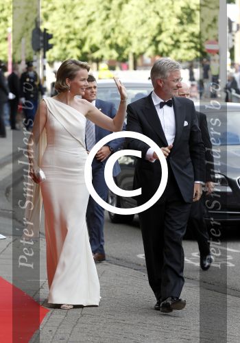 Amsterdam 27 mei 2011
Verjaardagsfeest prinses Maxima vanwege haar 40e verjaardag in het concertgebouw. Aanwezig oa Prins Willem Alexander Koningin Beatrix Prinses Irene Prinses Christina Margriet Pieter v Vollenhoven Prins Friso en mabel Wisse Smit Prins Constantijn en Prinses laurentien Prins Maurits en Marilenen Prins Bernhard en Annette Prins Floris en Aimee  Prins Pieter Christiaan en Anita alsmede haar ouders Jorge Zorrequieta en moder en broer Martin. Prins Filip van Blgie met zijn vrouw Prinses Mathilde
Peter Smulders bv
