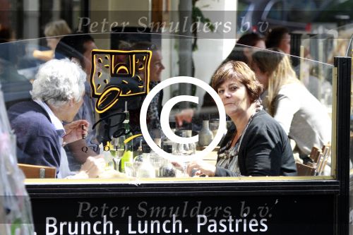 Amsterdam 12 mei 2011
Rita Verdonk en een kennis zijn aan het lunchen.
Peter Smulders bv