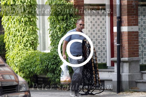 Amsterdam 6 mei 2011
Ronald de Boer op weg naar het huis van zijn vriendin Suze v Rozelaar. Suze komt 2 minuten later.
Peter Smulders bv