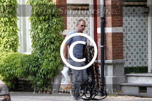 Amsterdam 6 mei 2011
Ronald de Boer op weg naar het huis van zijn vriendin Suze v Rozelaar. Suze komt 2 minuten later.
Peter Smulders bv