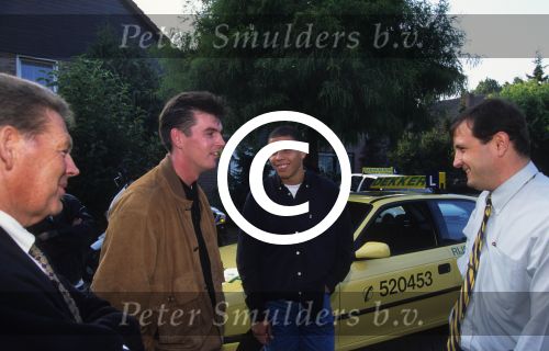 Eindhoven, 22 September 1994
Ronaldo gaat op rijles ( zijn eerste ) bij rijschool Dekker 
op de foto John Dekker, Ben Dekker en ronaldo
Foto Peter Smulders Bv