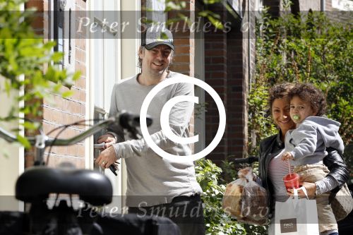Amsterdam 14 mei 2011
Ruud en zijn zwangere vrouw Aafke de Wild met hun zoon.
Peter Smulders bv