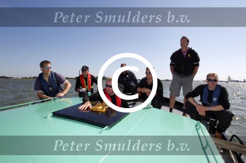 Lemmer, 4 Juli 2011
De SKS skutsjes zijn samen met de skutsjes uit de A-klasse van de IFKS ingedeeld in Klasse 1 Als fotograaf aan boord van de STRIIDBER met schipper Siebo Zijsling | uit Ijlst
Foto Peter Smulders BVâ€¨ (2-2-7)