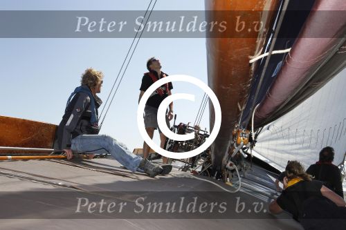 Lemmer, 4 Juli 2011
De SKS skutsjes zijn samen met de skutsjes uit de A-klasse van de IFKS ingedeeld in Klasse 1 Als fotograaf aan boord van de STRIIDBER met schipper Siebo Zijsling | uit Ijlst
Foto Peter Smulders BVâ€¨ (2-2-7)