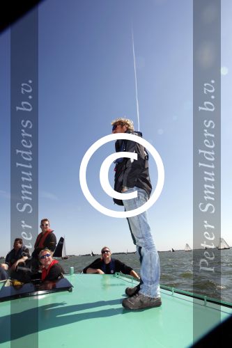Lemmer, 4 Juli 2011
De SKS skutsjes zijn samen met de skutsjes uit de A-klasse van de IFKS ingedeeld in Klasse 1 Als fotograaf aan boord van de STRIIDBER met schipper Siebo Zijsling | uit Ijlst
Foto Peter Smulders BVâ€¨ (2-2-7)