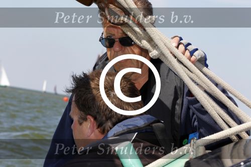 Lemmer, 4 Juli 2011
De SKS skutsjes zijn samen met de skutsjes uit de A-klasse van de IFKS ingedeeld in Klasse 1 Als fotograaf aan boord van de STRIIDBER met schipper Siebo Zijsling | uit Ijlst
Foto Peter Smulders BVâ€¨ (2-2-7)