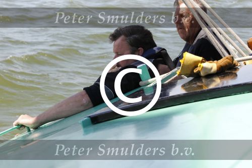 Lemmer, 4 Juli 2011
De SKS skutsjes zijn samen met de skutsjes uit de A-klasse van de IFKS ingedeeld in Klasse 1 Als fotograaf aan boord van de STRIIDBER met schipper Siebo Zijsling | uit Ijlst
Foto Peter Smulders BVâ€¨ (2-2-7)